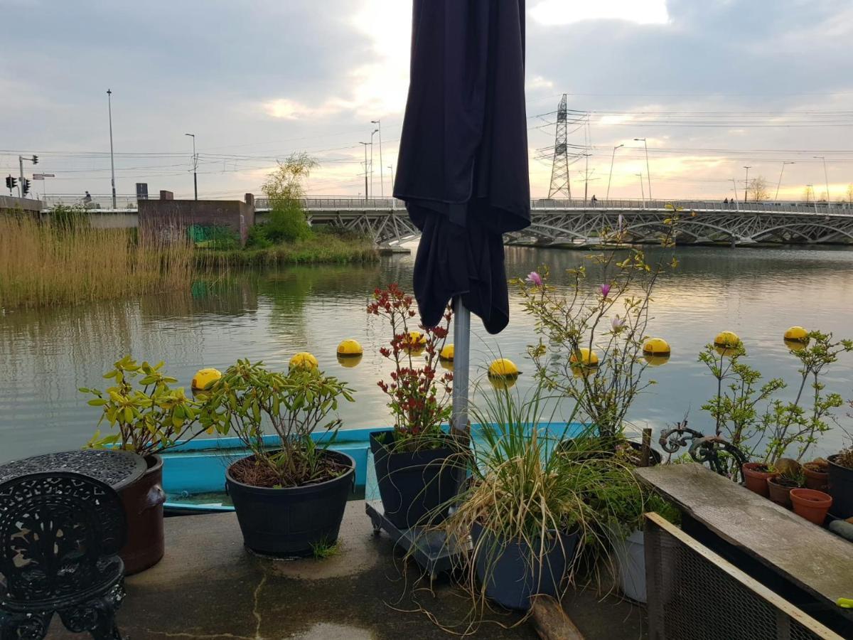 Bed and Breakfast Wheelhouse Euphrate Houseboat Diemerbrug Zewnętrze zdjęcie