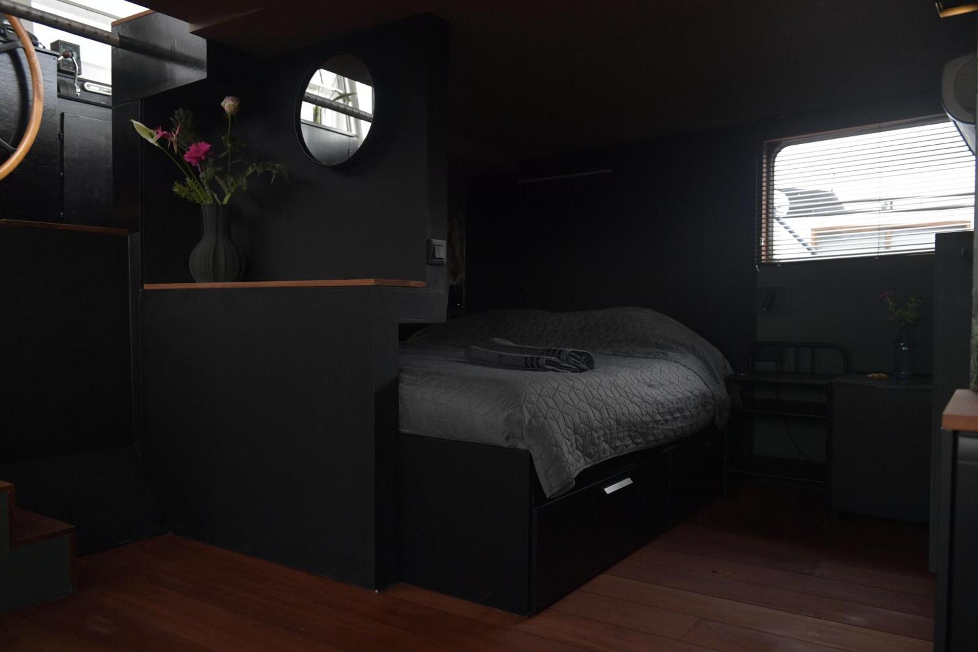 Bed and Breakfast Wheelhouse Euphrate Houseboat Diemerbrug Zewnętrze zdjęcie